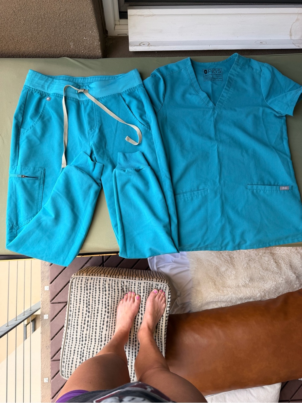 Figs Medical Scrub Set Bundle in Teal, Sky Blue, Black, Khaki, Gray - Picture 5 of 16